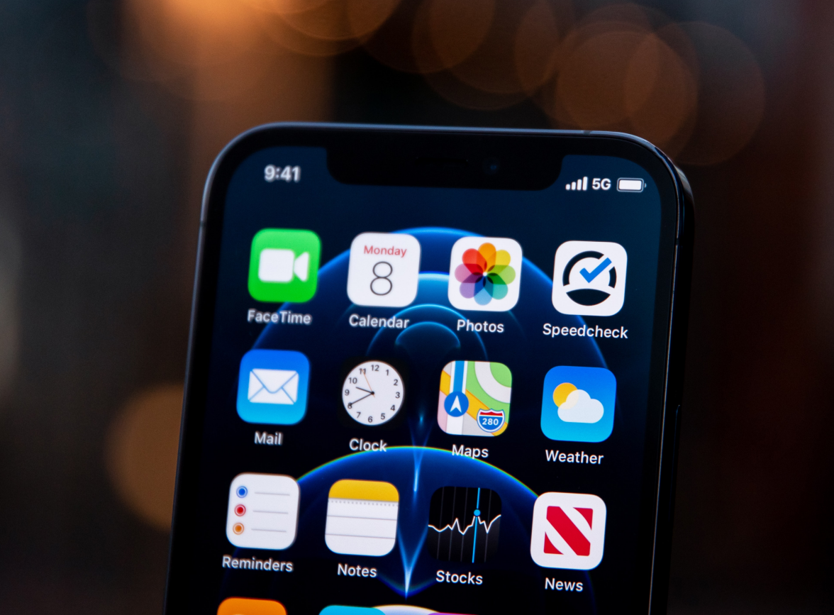 屏边苹果手机维修分享为什么 iPhone 12 在冬季会自动关机 